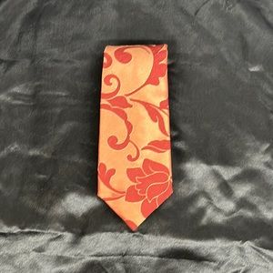 100% Italian silk tie